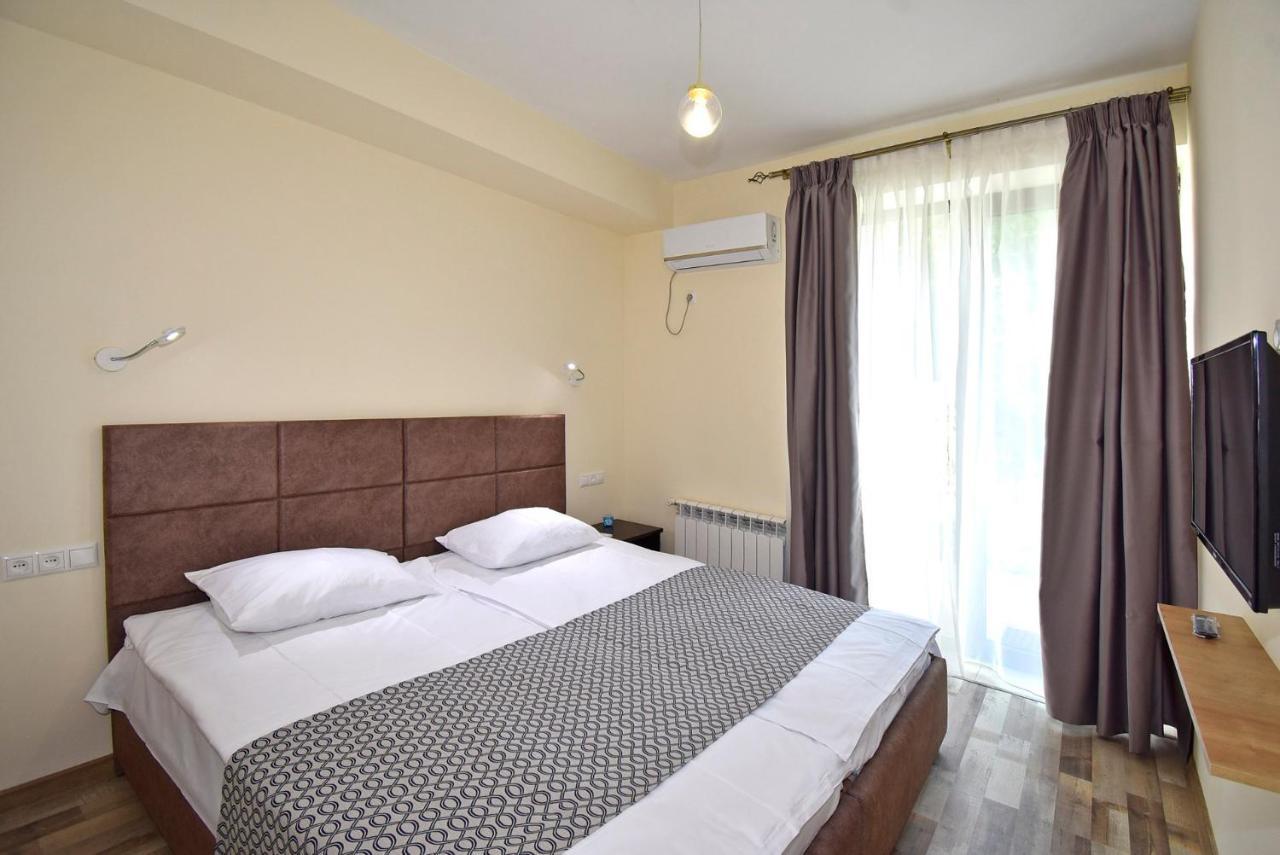 The Nut Guest House Erivan Dış mekan fotoğraf