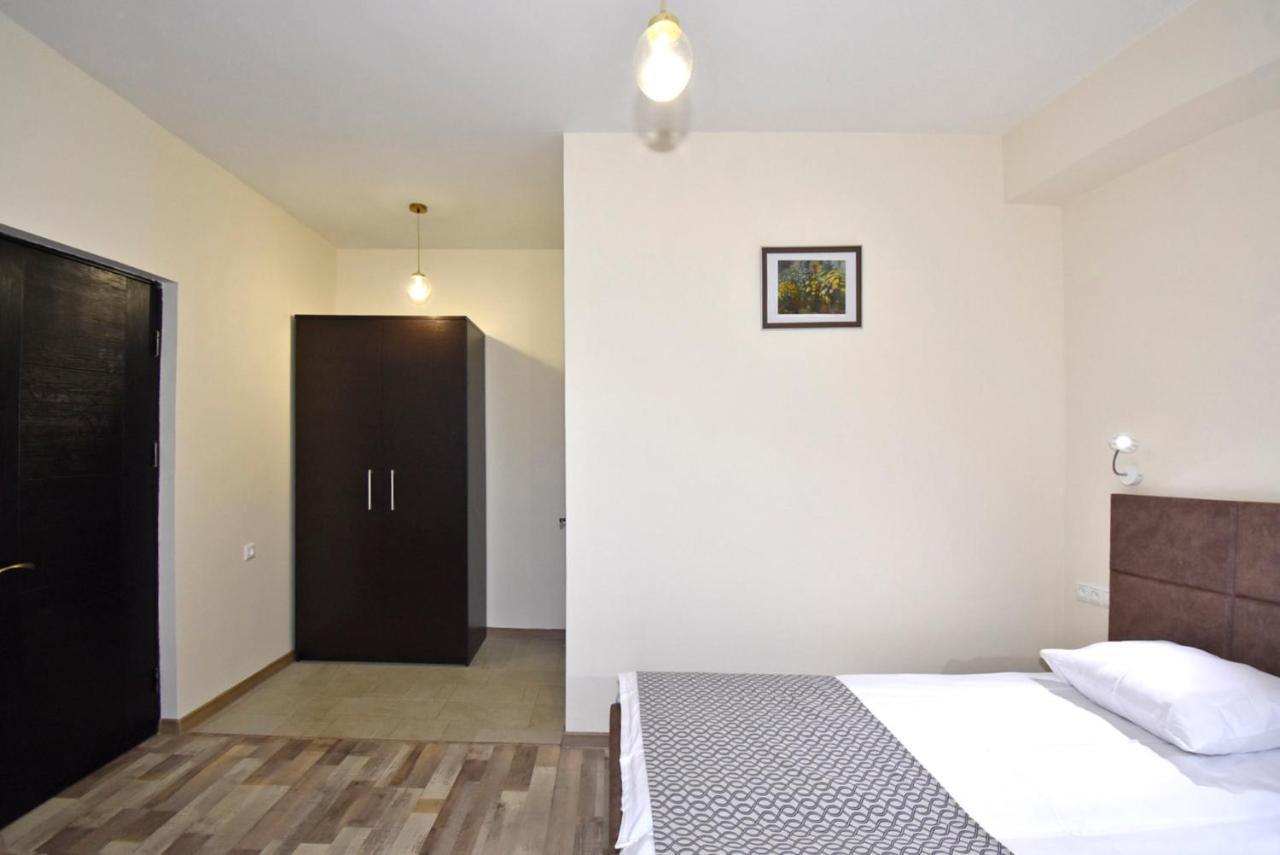 The Nut Guest House Erivan Dış mekan fotoğraf