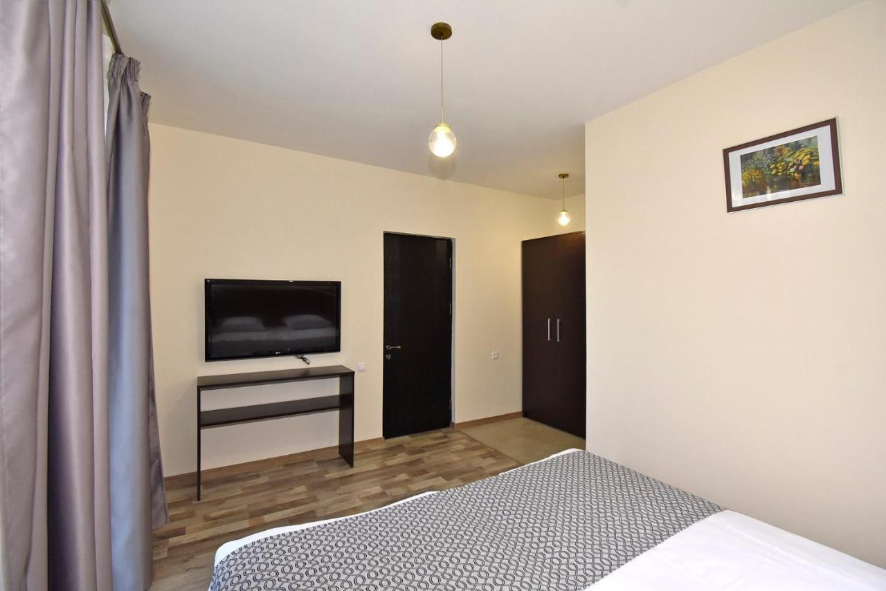 The Nut Guest House Erivan Dış mekan fotoğraf