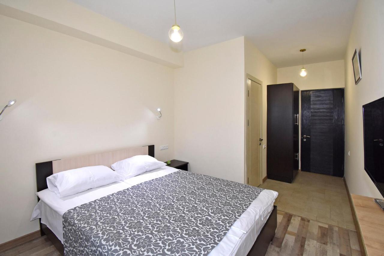 The Nut Guest House Erivan Dış mekan fotoğraf