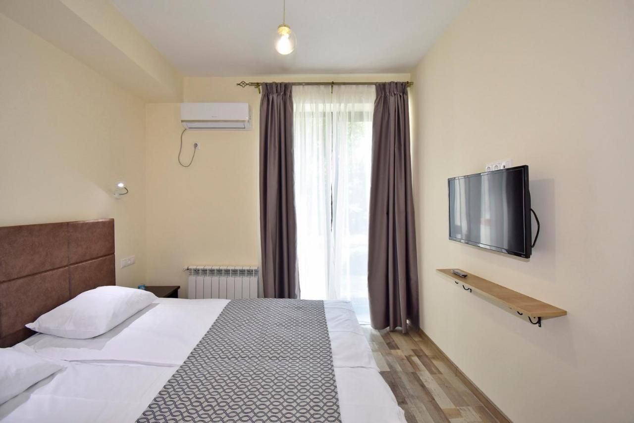 The Nut Guest House Erivan Dış mekan fotoğraf